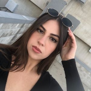 Meet your Posher, Alexandra